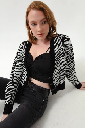 Lafaba Women's Black and White Zebra Pattern Sweater Cardigan