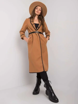 Camel coat without fastening