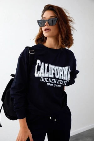 Set of women's sweatshirt with dark blue application