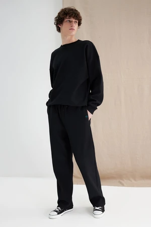 Trendyol Black Oversize/Wide Cut Textured Label Detailed Sweatpants