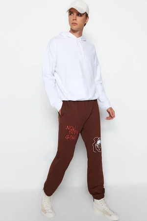 Trendyol Brown Oversize/Wide Cut Letter Printed Jogger Sweatpants with Elastic Legs