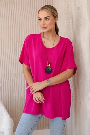 Oversized blouse with fuchsia-colored pendant