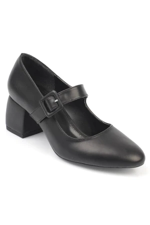 Capone Outfitters Capone Round Toe Women's Buckle Mid Heel Shoes.