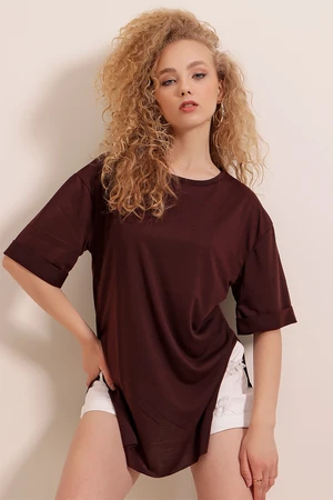 Bigdart 4123 Oversized T-Shirt with a slit - Brown