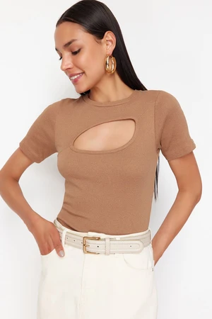 Trendyol Brown Cut Out Detailed Fitted Crew Neck Crop Ribbed Stretchy Knitted Blouse