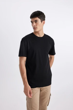 DEFACTO Men's Black New Regular Fit Regular Cut Crew Neck Cotton Short Sleeve Basic T-Shirt