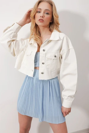 Trend Alaçatı Stili Women's White Laser Cut Crop Jean Jacket with Double Pockets and Button Down