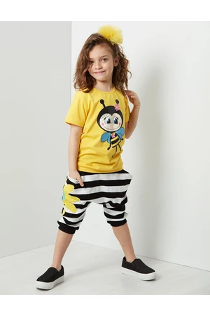 Denokids Bee Patterned Striped Girl's Yellow Summer T-shirt Capri Shorts Set