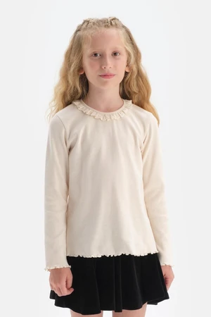 Dagi Ecru Long Sleeve Crewneck Collar Embroidered Rib Tshirt with Garnish.