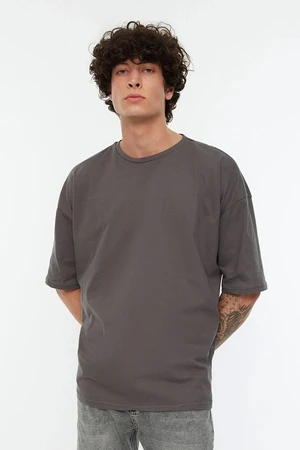 Trendyol Anthracite Pánske basic tričko s krátkym rukávom zo 100% bavlny Crew Neck oversize