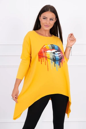 Oversize blouse with iridescent mustard lip print