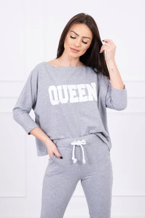 Set with gray Queen print