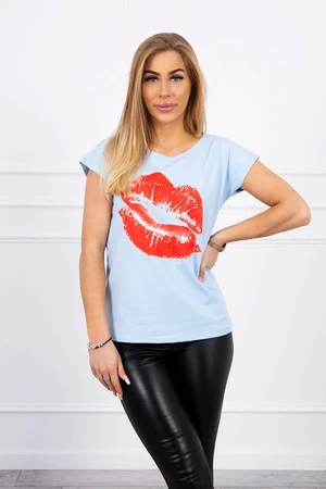 Blue blouse with lip print