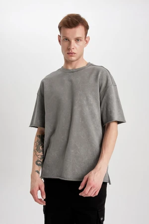 DEFACTO Comfort Regular Fit Relaxed Pattern Crew Neck Washed Faded Effect Short Sleeve T-Shirt