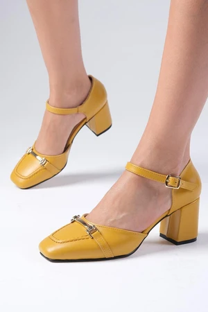 Mio Gusto Avila Mustard Women's Flat Toe Heels.