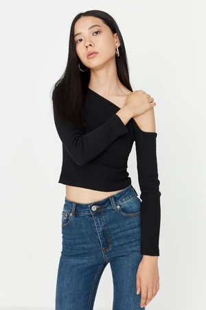 Trendyol Black Fitted Asymmetrical Neckline Off Shoulder Ribbed Knitted Blouse