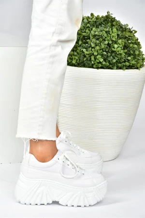 Fox Shoes White Thick Soled Casual Sneakers.