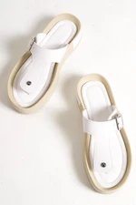 Capone Outfitters Capone Flip-From Side Belt Buckles Colorful Detailed Wedge Heels White Women's Slippers.