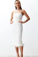 Trendyol Svatební bílé šaty s podšívkou a detaily na živůtku, s ozdobným lemem, elegantní večerní šaty na svatbu/svatební šaty