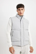 DEFACTO Men's Grey Water Repellent Regular Fit Normal Cut Stand Collar Zippered Pocket Puffer Vest