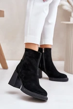 Suede ankle boots on heel insulated with D&A black