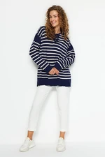 Trendyol Navy Fit Sweter z dzianiny w paski Comfort Fit