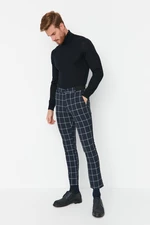 Trendyol námornícke modré pánske slim fit chino nohavice s vreckami a kockovaným vzorom