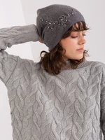 Dark gray cap with appliqué