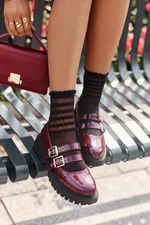 Women's low shoes with straps lacquered burgundy terione