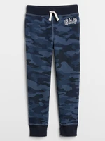 Modré klučičí dětské tepláky GAP Logo camo print pull-on joggers