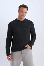 DEFACTO Standard Fit Regular Cut Crew Neck Textured Basic Knitwear Sweater