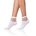Bellinda 
TRENDY COTTON SOCKS - Dámske ponožky s ozdobným lemom - biela