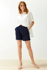 Trendyol Navy Blue Pocketed Regular Fit Woven Shorts