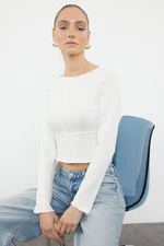 Trendyol Ecru Viscose Soft Touch Fitted/Fits the Body Piping Detailed Crop Flexible Knitted Blouse