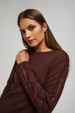 Blouse with lace on the sleeves