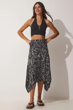 Happiness İstanbul Women's Vibrant Black Patterned Asymmetrical Knitted Skirt