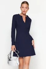 Trendyol Navy modrý golier detailné mini tkané šaty