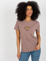 Brown T-shirt with heart-shaped application