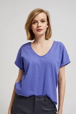 Cotton T-shirt with V-neck.