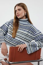 Trendyol Blue Soft Texture Crop Color Block Knit Sweater