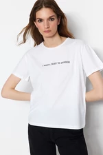 Női póló Trendyol White Printed Semi-Fitted Knitted