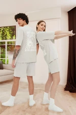 Trendyol sivý unisex 100% bavlnený motto potlačený tričko-šortky pletená pyžamová súprava