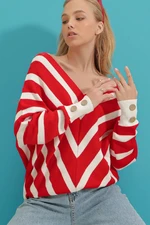 Trend Alaçatı Stili Women's Red V-Neck Bias Striped Oversized Knitwear Sweater