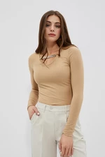 Ribbed knit blouse with chain