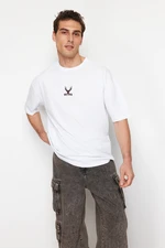 Trendyol White Oversize Deer Embroidered 100% Cotton T-Shirt