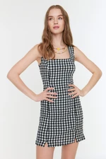 Trendyol Black Gingham Super Mini tkané šaty