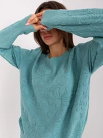 Classic mint sweater with long sleeves