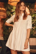 White dress with buttons with adjustable sleeves