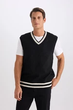 DEFACTO Standard Fit V-Neck Knitwear Sweater