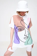 T-shirt da donna Trend Alaçatı Stili Abstract